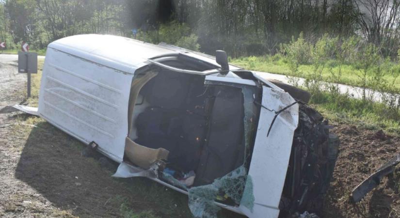 Baleset Nyíradonynál: vádlottak padján a sofőr