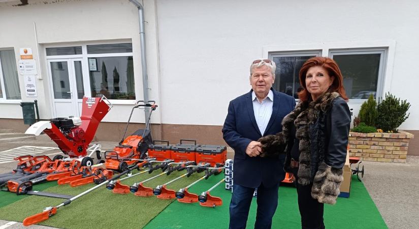 Egyedülálló támogatásban részesült a nagyközség