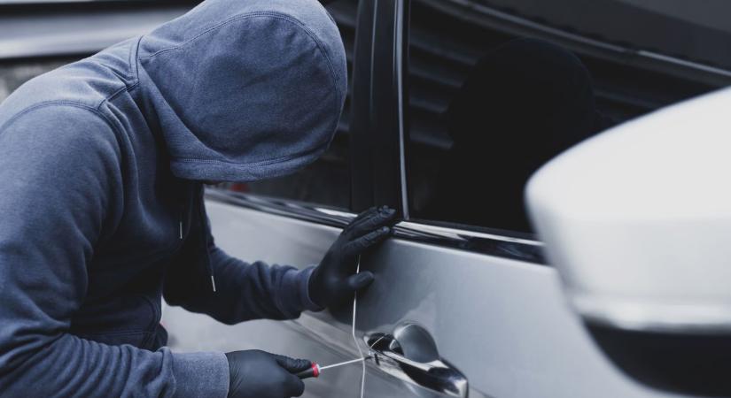 Fokozott óvatosságra váltanak az autósok, az őszi lopások rávilágítottak a veszélyekre