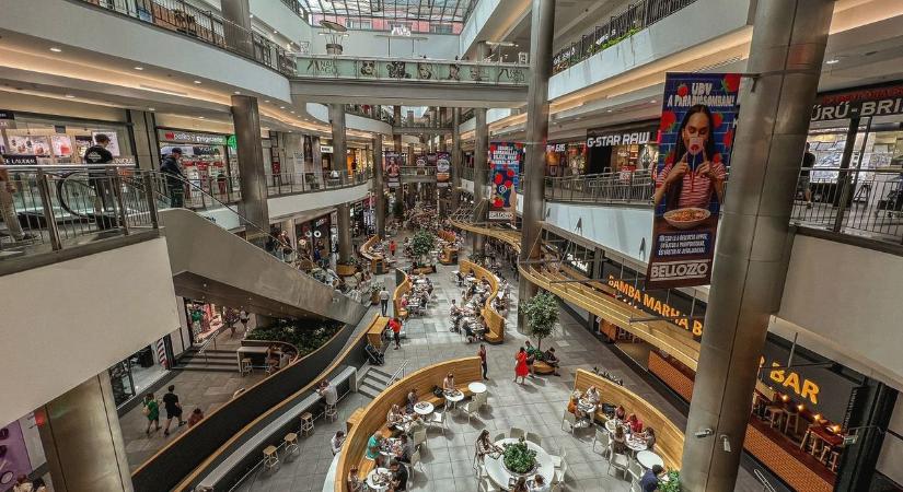 Télen megfőnek, nyáron megfagynak a vevők – olvasónk változtatást sürget