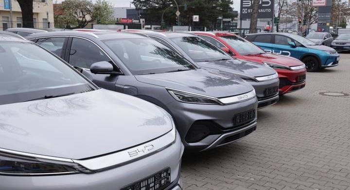 Új adót vethetnek ki ezekre az autókra, komoly bevételre számít ebből a kormányzat az Egyesült Királyságban