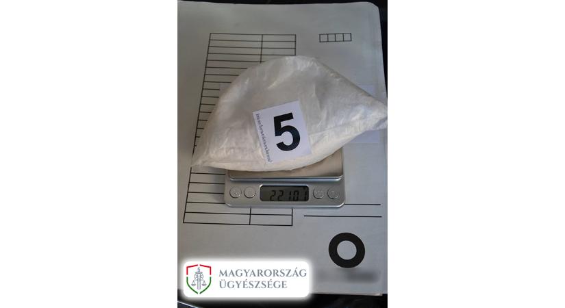 Négy drogdíleren ütöttek rajta Szolnokon