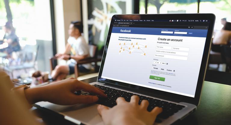 Tömegesen tiltja ki az embereket a Facebook, láthatóan minden ok nélkül