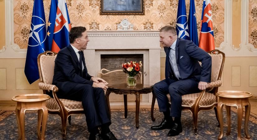 Szlovákia légvédelmének megerősítését kérte a NATO-főtitkártól a kormányfő