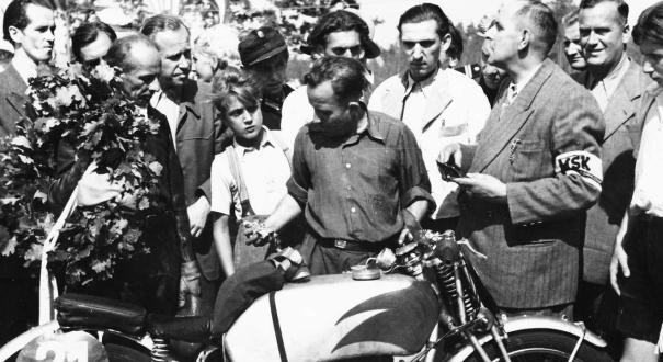 Amikor Magyarországon bort ittak és mulattak a KRESZ-vizsga előtt