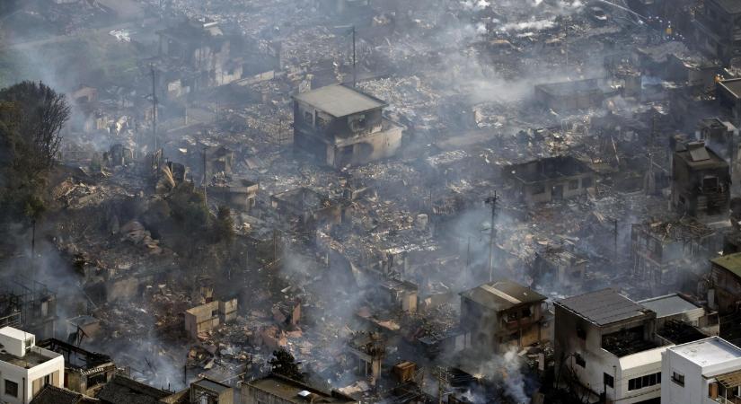 Évtizedek óta nem látott tűzvész pusztít egy japán városban – videó