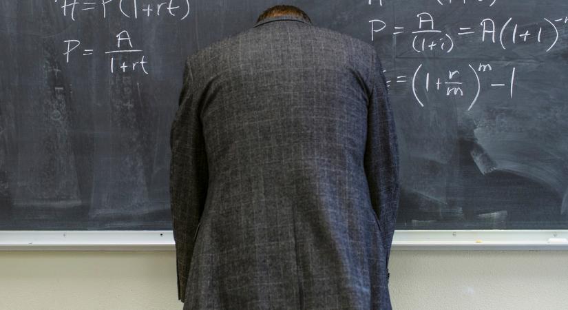 Az Év tanárának választották, pedig 60 szerelmes levelet írt a 11 éves diákjának