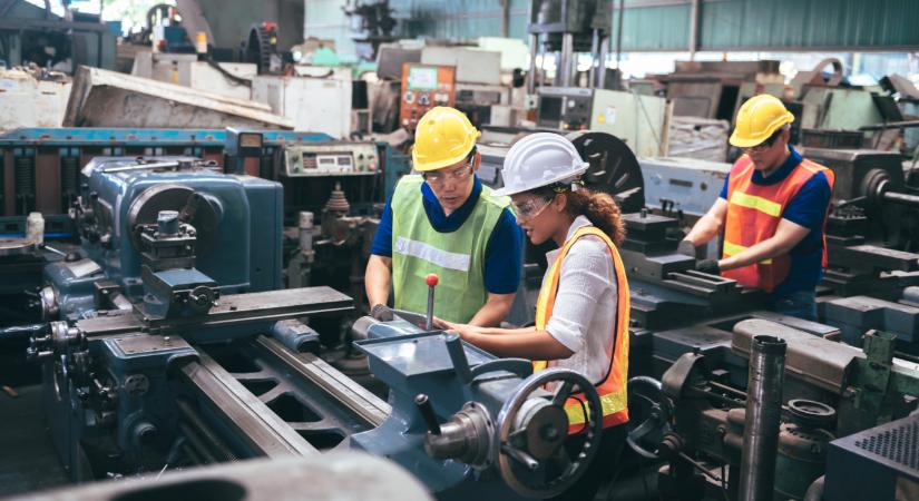 Lecsapott a valóság: jövőre a magyarok többsége elfelejtheti a 10%-os béremelést