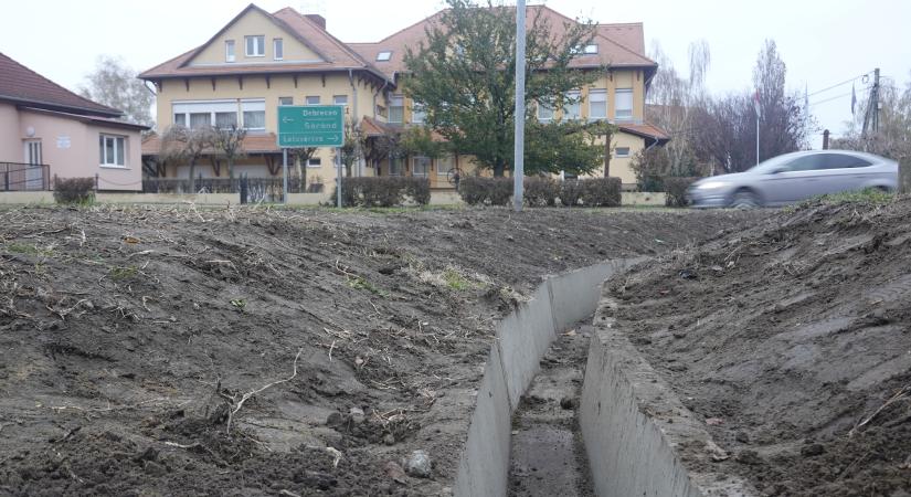 Ajándékcsomagok és fényfestés Hosszúpályiban