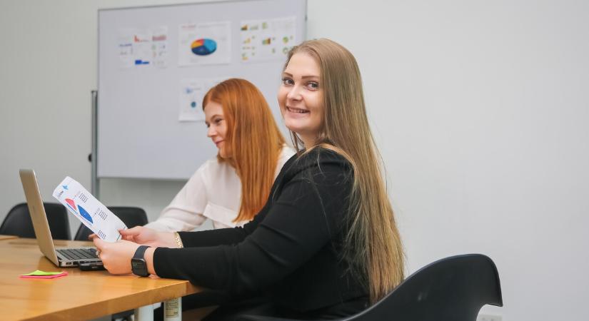 K&H: a 19 és 29 év közötti dolgozó fiatalok közül minden második stabilnak érzi a munkahelyét