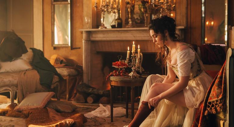 Ennél több vetkőzés el sem férne ebben az új 18-os sorozatban