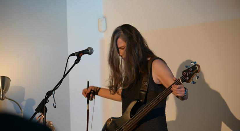 Zene mindenféle húrokon - a Longital lemezbemutatóján jártunk