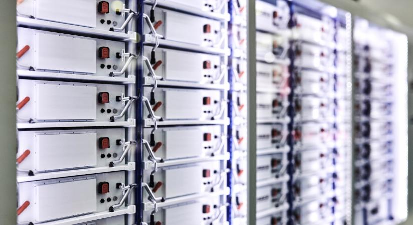 Új akkumulátorgyár épül az M3-as mellett - évi 700 ezer lítium-ion készülhet