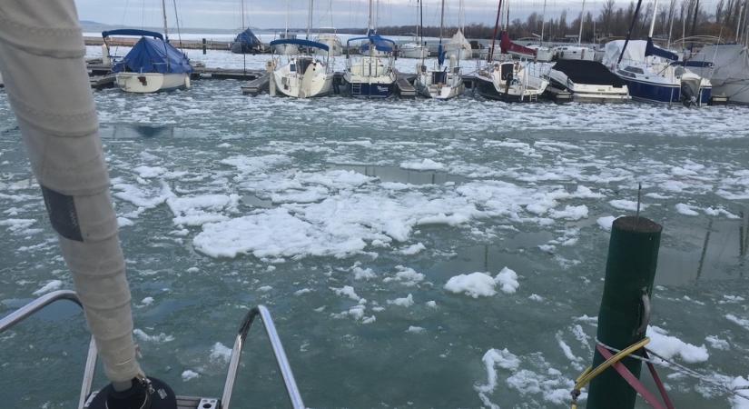 Vízen maradt a hajó. Nem lesz baja?