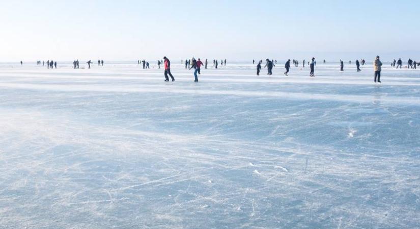 Lehet korcsolyázni a Balatonnál: ekkor nyitják meg a pályákat