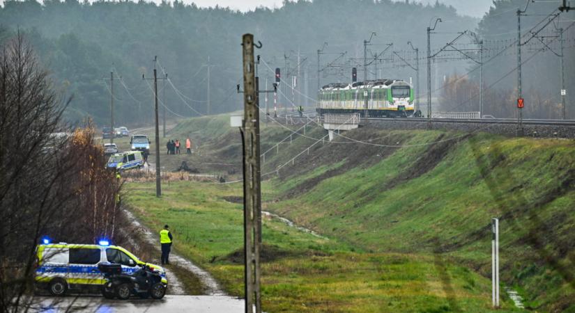 Radoslaw Sikorski: A szabotázs megszervezéséért az orosz katonai hírszerzés a felelős