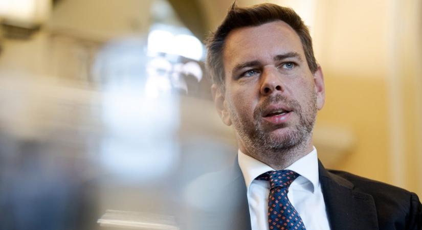 Vitézy Dávid: Ha a pofátlanságnak lenne minisztériuma, Lázár János vezetné azt is