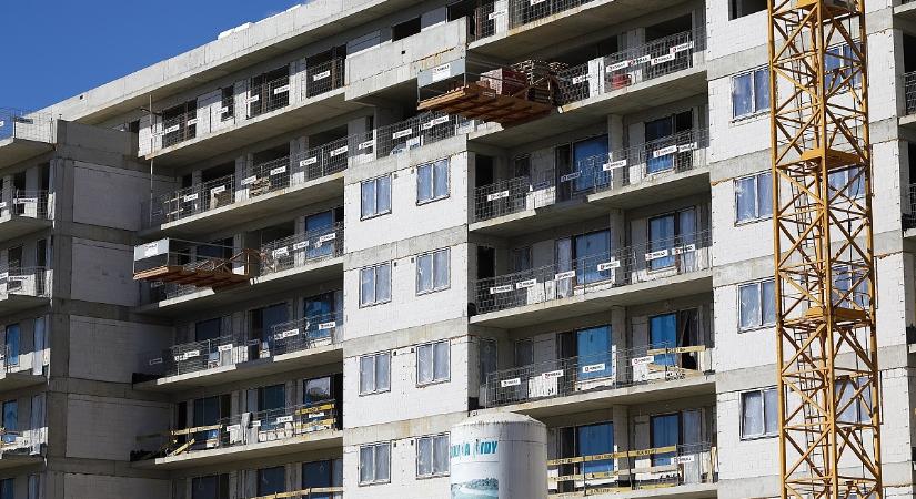 A jegybank szerint a lakáspiacon megőrültek az árak és nőttek a kockázati tényezők