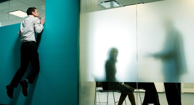 Új módon figyelhetnek meg a munkahelyeden – és lehet, hogy észre sem veszed