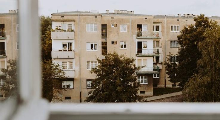 Az OSP miatt Budapesten a kisebb lakásokat, vidéken a nagyobb családi házakat keresik