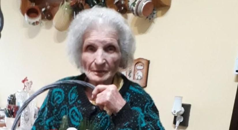 95 gyertya fénylik – Isten éltesse Molnár Józsefnét!