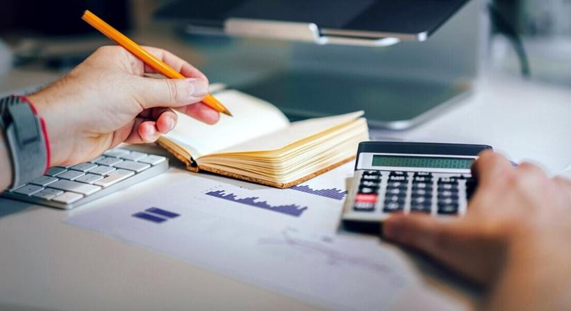 Megfordult a magyarok fejében valami: kiderült, mit tesznek most a pénzükkel az év végi hajrában