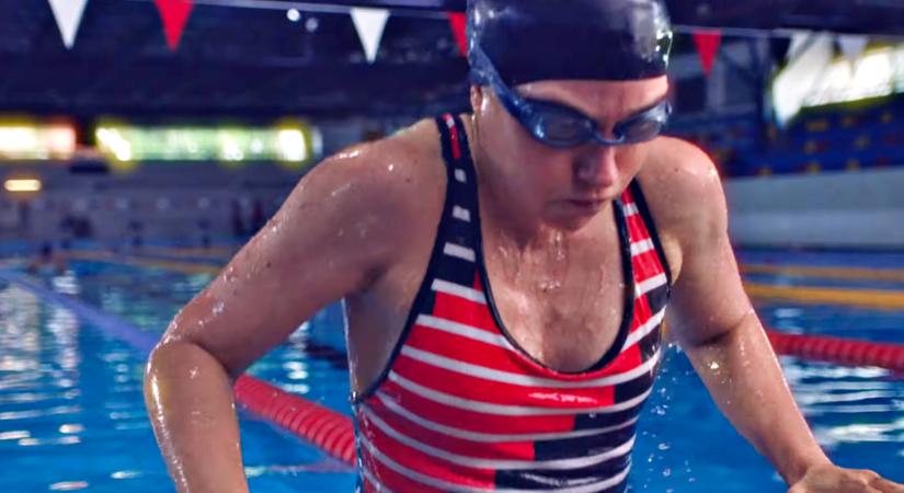 Megérkezett az első előzetes Kristen Stewart rendezői bemutatkozásához, amelyben egy úszónőn úrrá lesz a függősége