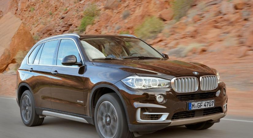 Rácsukta az ujjára a BMW ajtaját, egy vagyont kap