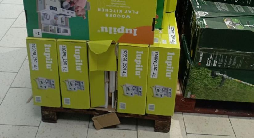 Újra kapható a Lidl fa játékkonyhája, idén ennyiért viheted haza