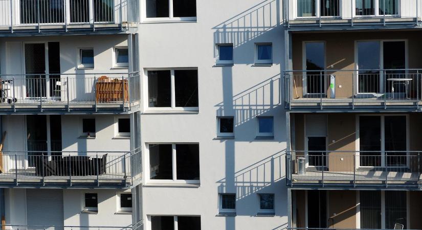 Mostantól ezzel módszerrel spórolhatnak a társasházak a közös költségen
