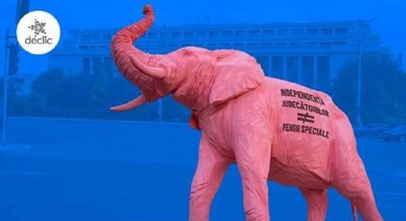 Tüntetés: Egyenlő jogokat, különleges nyugdíjak nélkül!