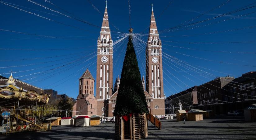 Varázslatos téli hangulat a Dóm téren, a karácsony előkészületei már javában zajlanak – galériával
