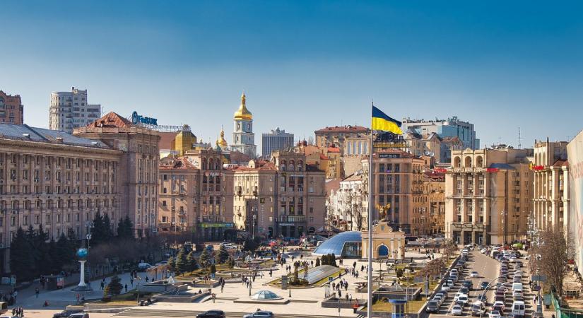 Két ukrán minisztert is kirúgtak