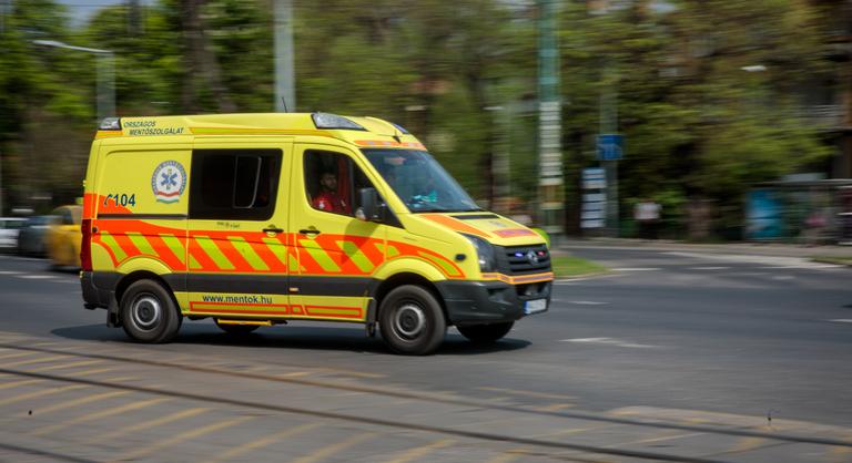 Drámai életmentésről számolt be a mentőszolgálat, egy apuka küzdött az alig egyéves kisfiáért