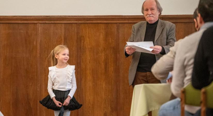 Versmondó és verséneklő versenyt hirdet a Csoóri Sándor Társaság