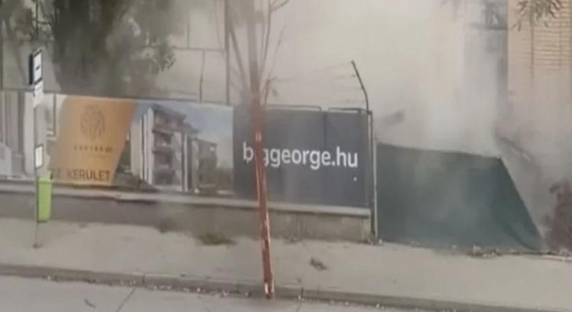 A Biggeorge vállalkozója nem tartotta be az előírásokat – buszmegállóba csapódott egy gerenda