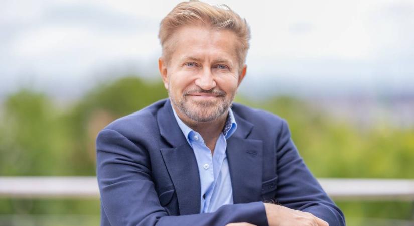 Jákob Zoli a vagyonáról: „Ahogy a túl kevés, úgy a túl sok pénz is képes szétfeszíteni az embert”