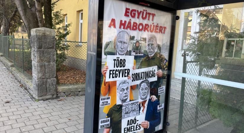 Putyint és Orbánt ragasztották a botrányt okozó piliscsabai háborús plakátra