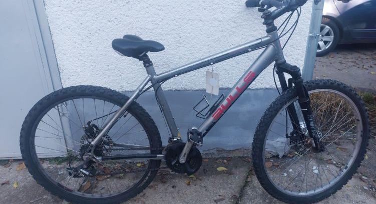 Lopott bicikli tulajdonosát keresik a debreceni rendőrök