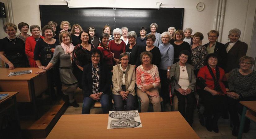 Különleges időpontban szólalt meg a csengő az egykori Hunyadiban (fotókkal)