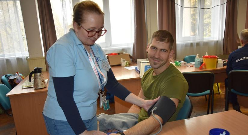 Bajuszt növesztettek, így hívják férfitársaikat szűrésre