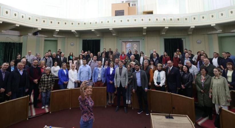 Szidják a VMSZ-t, de mégis rájuk szavaznak – ki érti ezt?