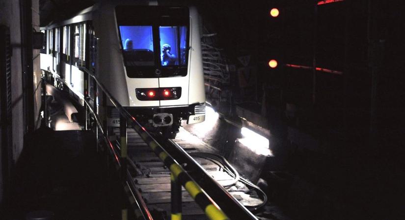 Nem közlekedik az M2-es metró csütörtök és péntek este, valamint a hétvégén a Deák tér és a Déli pályaudvar között