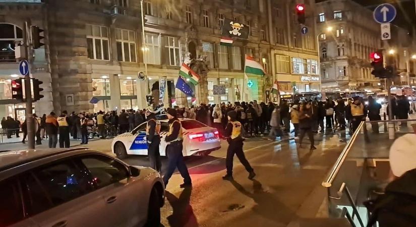 Hadházy újra cirkuszol ahelyett, hogy a zuglói korrupciós ügyével foglalkozna