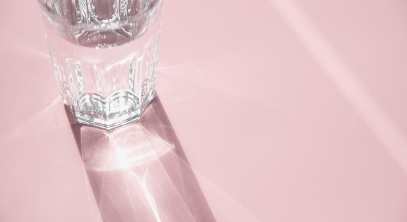 Üvegpoharat műtöttek ki egy 42 éves férfi fenekéből