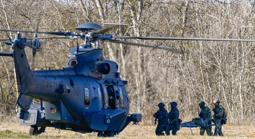 Éleslövészet és harcászati gyakorlat Hajdúhadházon