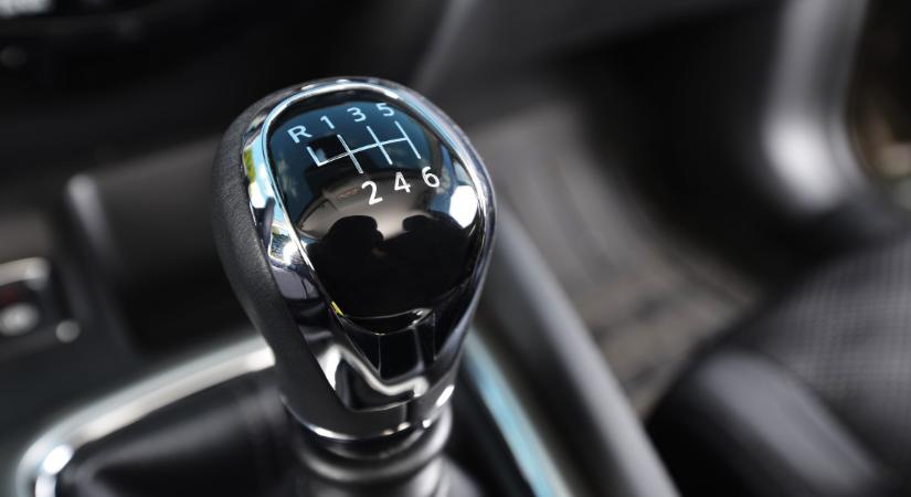 Az automata, vagy a kézi váltó megy hamarabb tönkre?