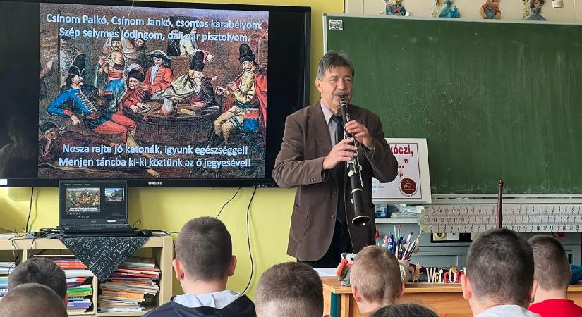 Történelemidézés tárogatóval, Soponyán