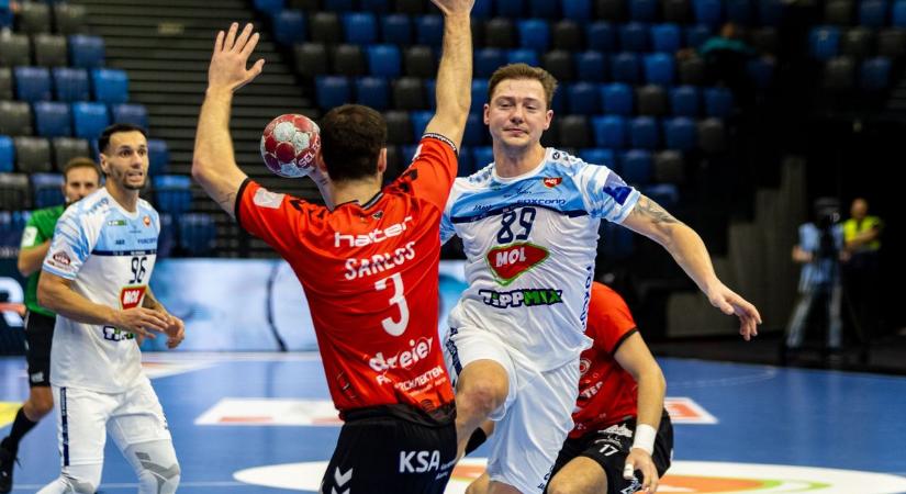 Ez minden szurkoló szívét megmelengeti: videón a MOL Tatabánya KC karácsonyi jó cselekedete