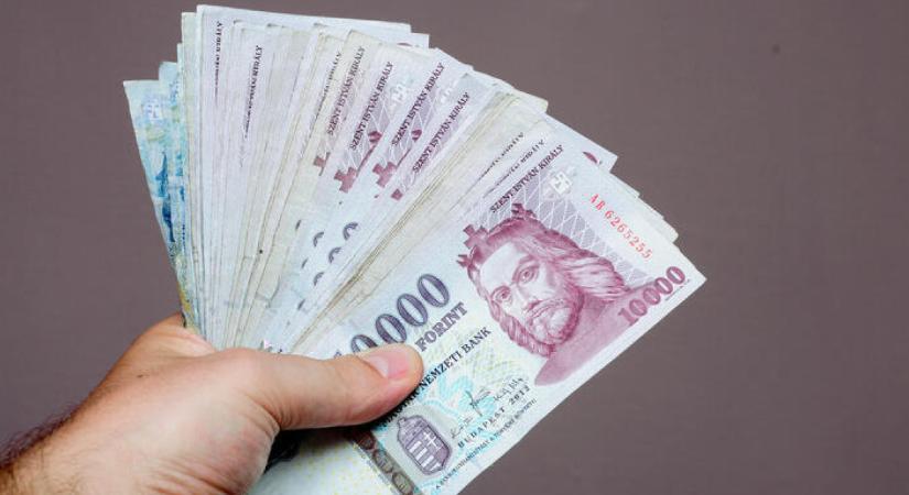 Lassan elfogynak a szavak a forint teljesítményére